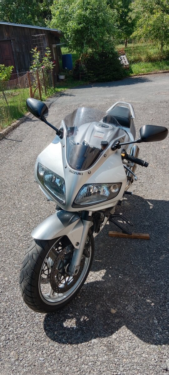Suzuki SV1000 S - 4