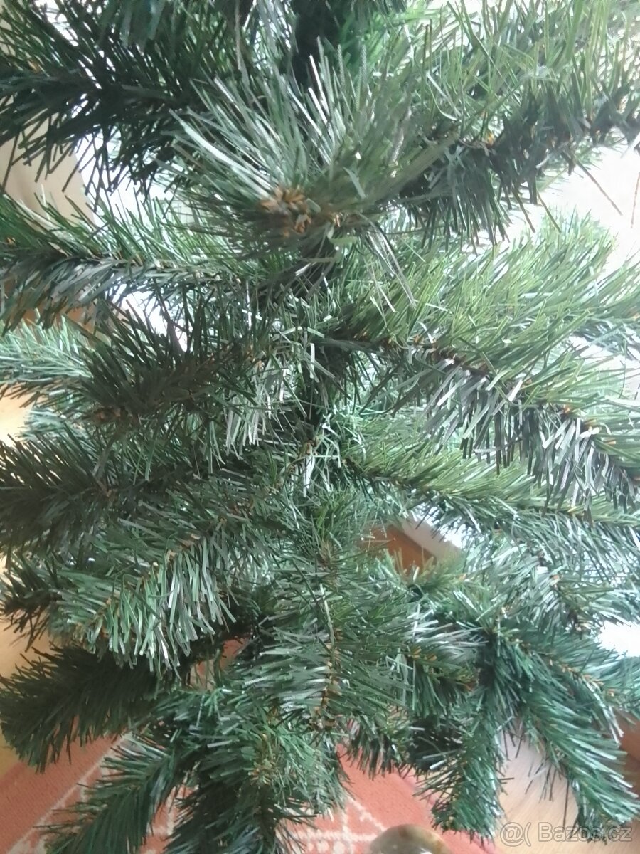 Umělý vánoční stromek - 4