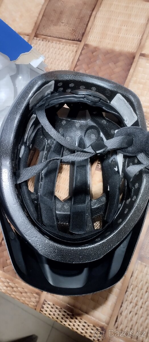 Nová cyklistická helma - přilba - 4