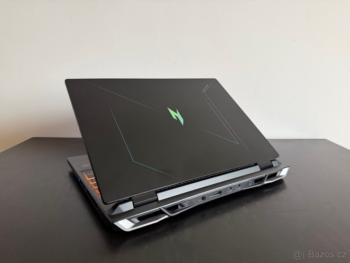 Herní notebook Acer Nitro 16 - 4
