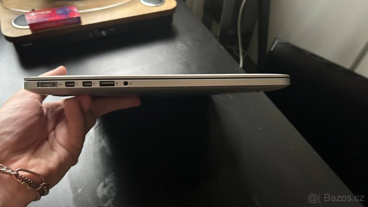 MacBook Pro 15" Retina | i7 2.8GHz | 16GB RAM | 1TB SSD + M - 4