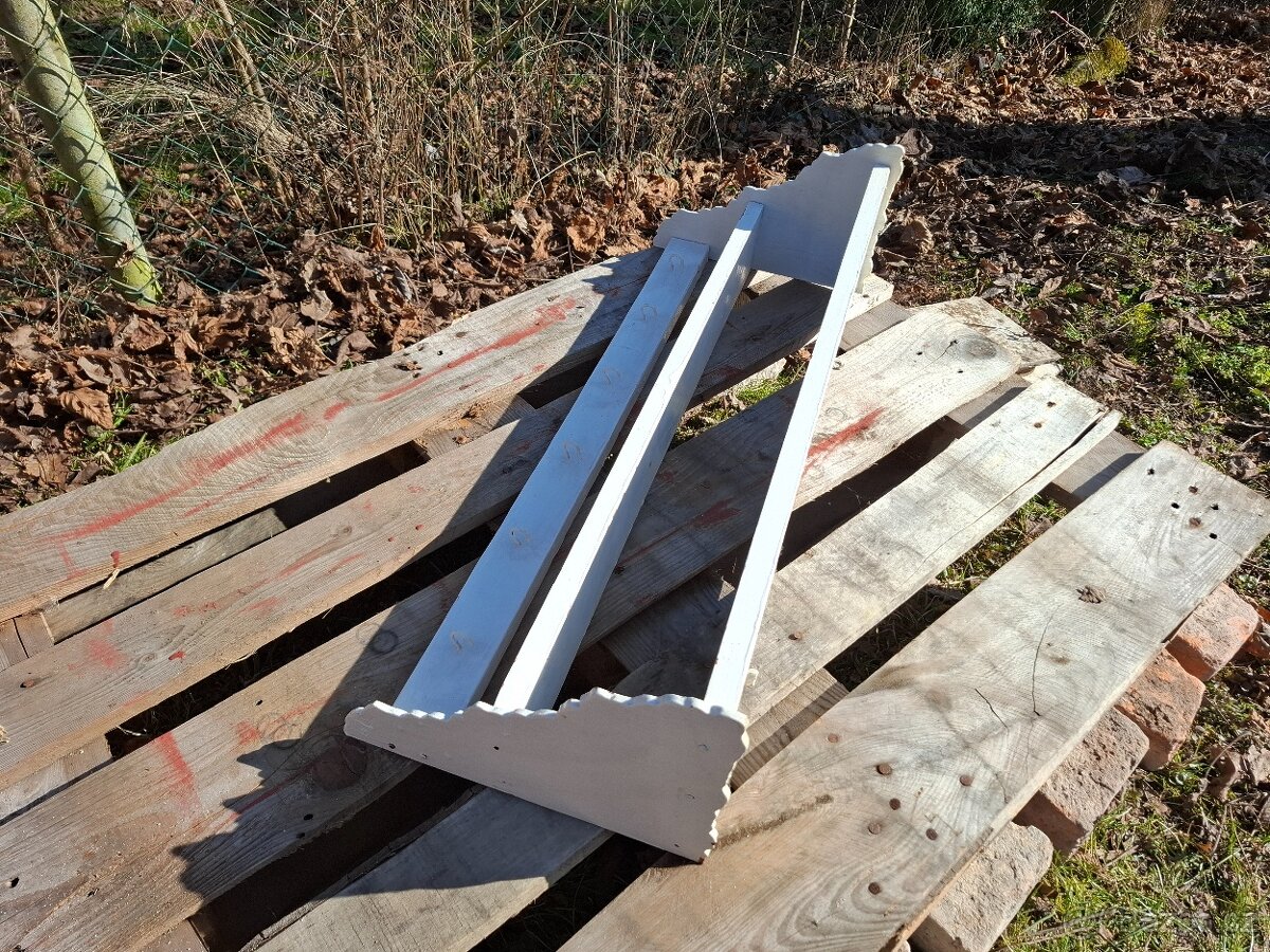 Dřevěná polička - 4