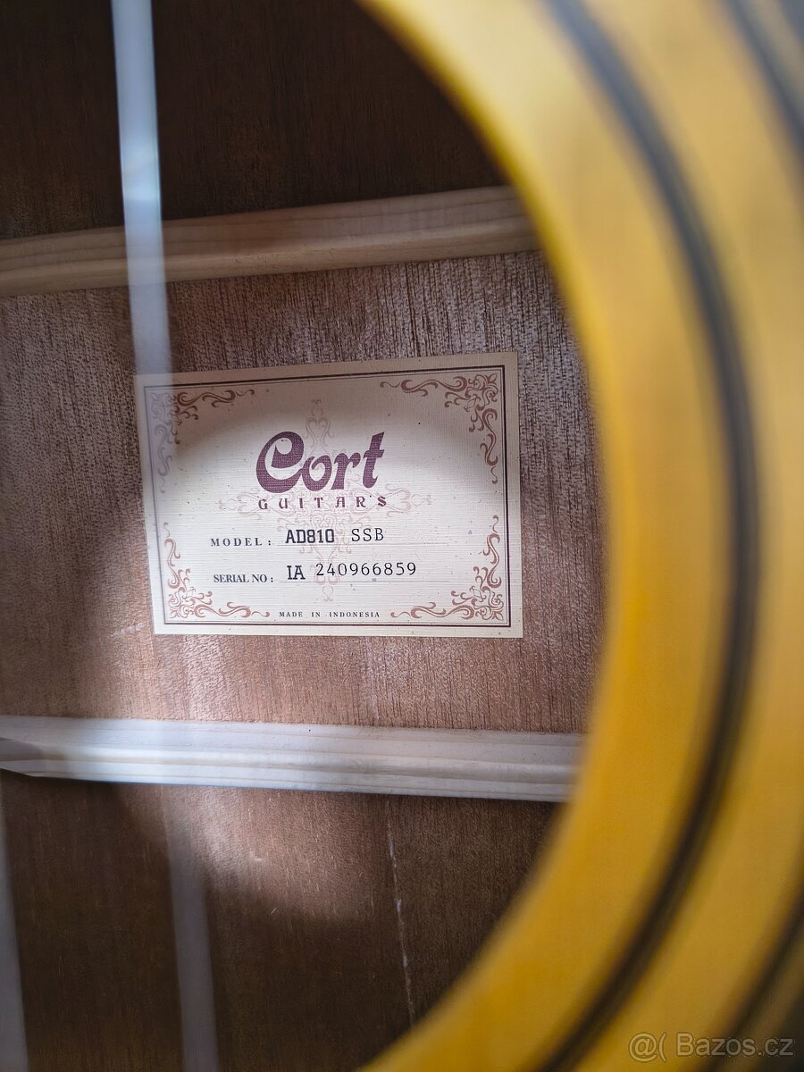 Prodám akustickou kytaru Cort - 4