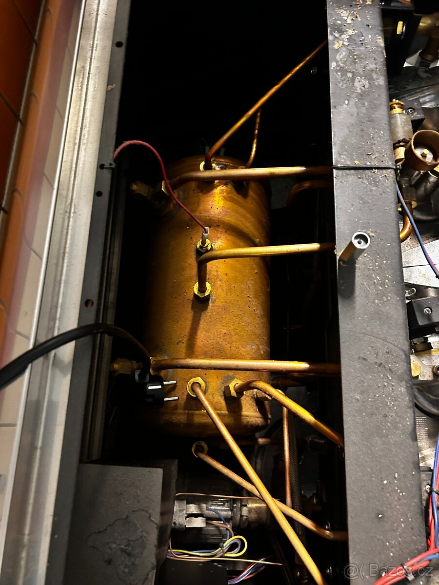 Profesionální dvoupákový kávovar Nuova Simonelli - 4