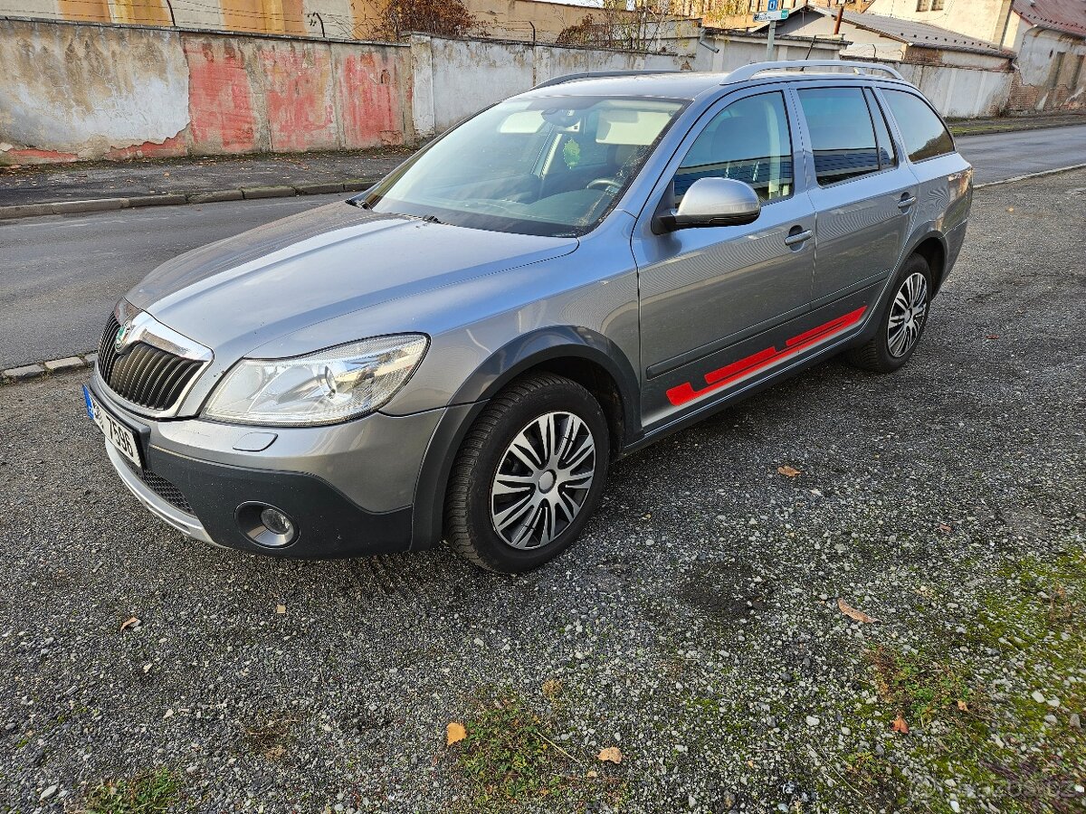 ŠKODA OCTAVIA SCOUT 2,0 TDI 103 Kw, 4x4 - 4