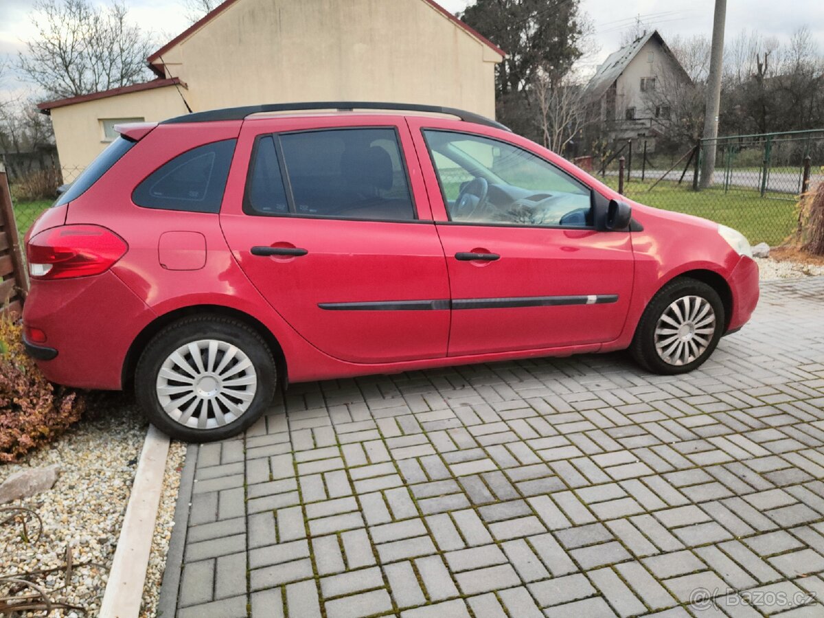 Prodám Renault Clio kombi - 4