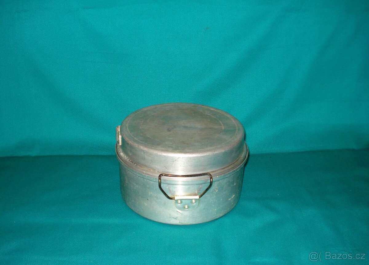 Starší kempingová souprava - 4