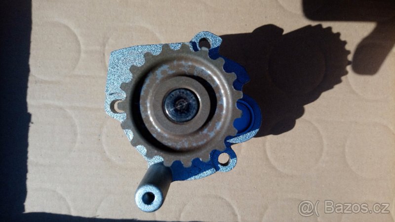 Prodám vodní čerpadlo VW GROUP 038121011A - 4