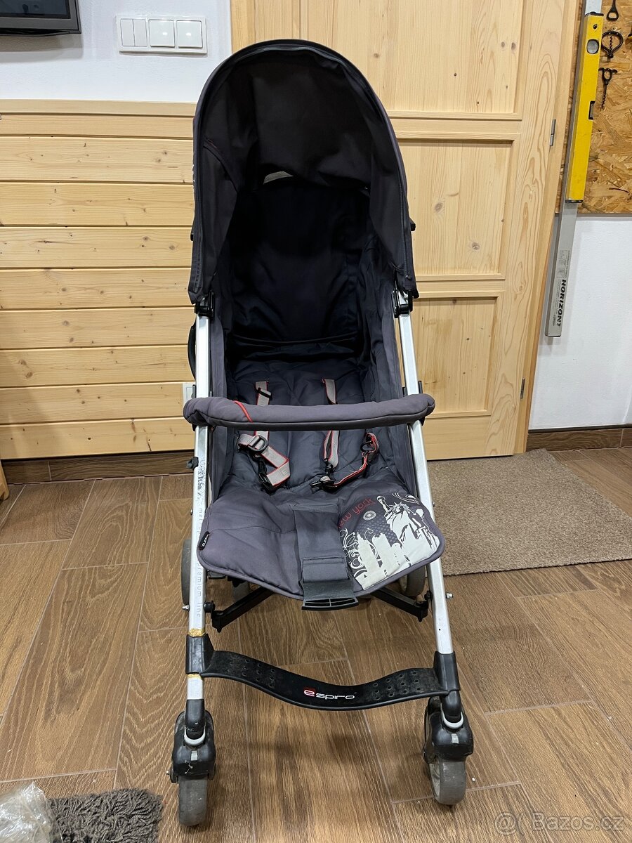 Daruji golfový kočárek - 4