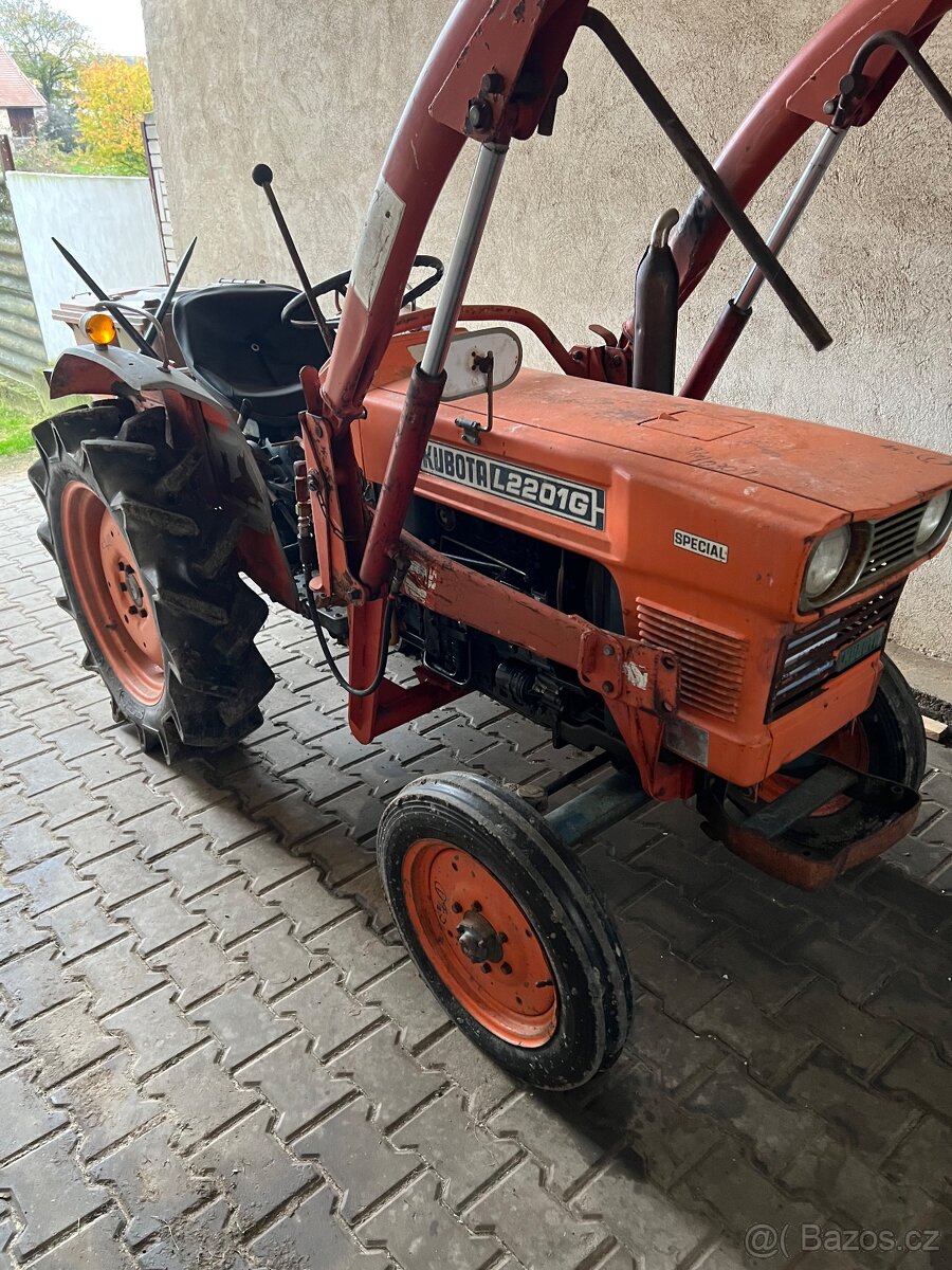 Malotraktor Kubota,celní nakladač. - 4