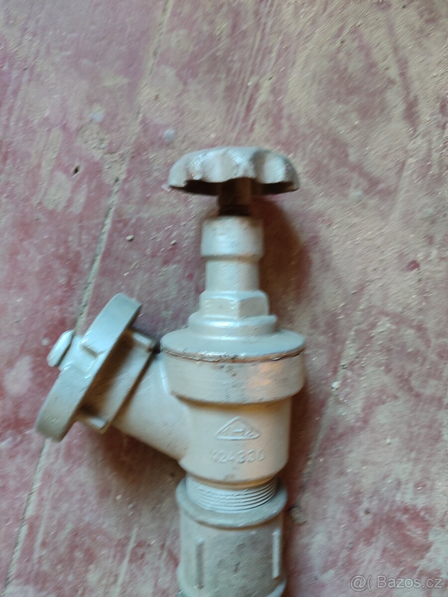 Díly vodovodní - 4