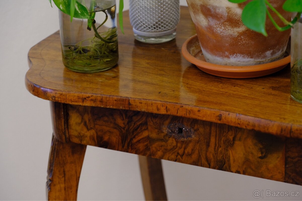 Starožitný stolek - 4