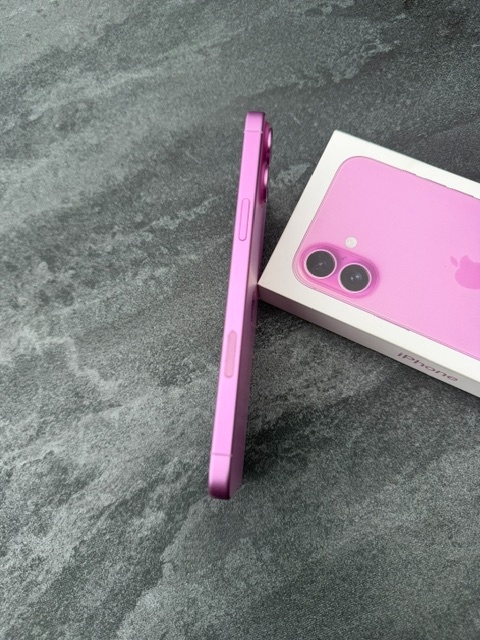 iPhone 16 plus - 256 GB ještě rok v záruce - 4