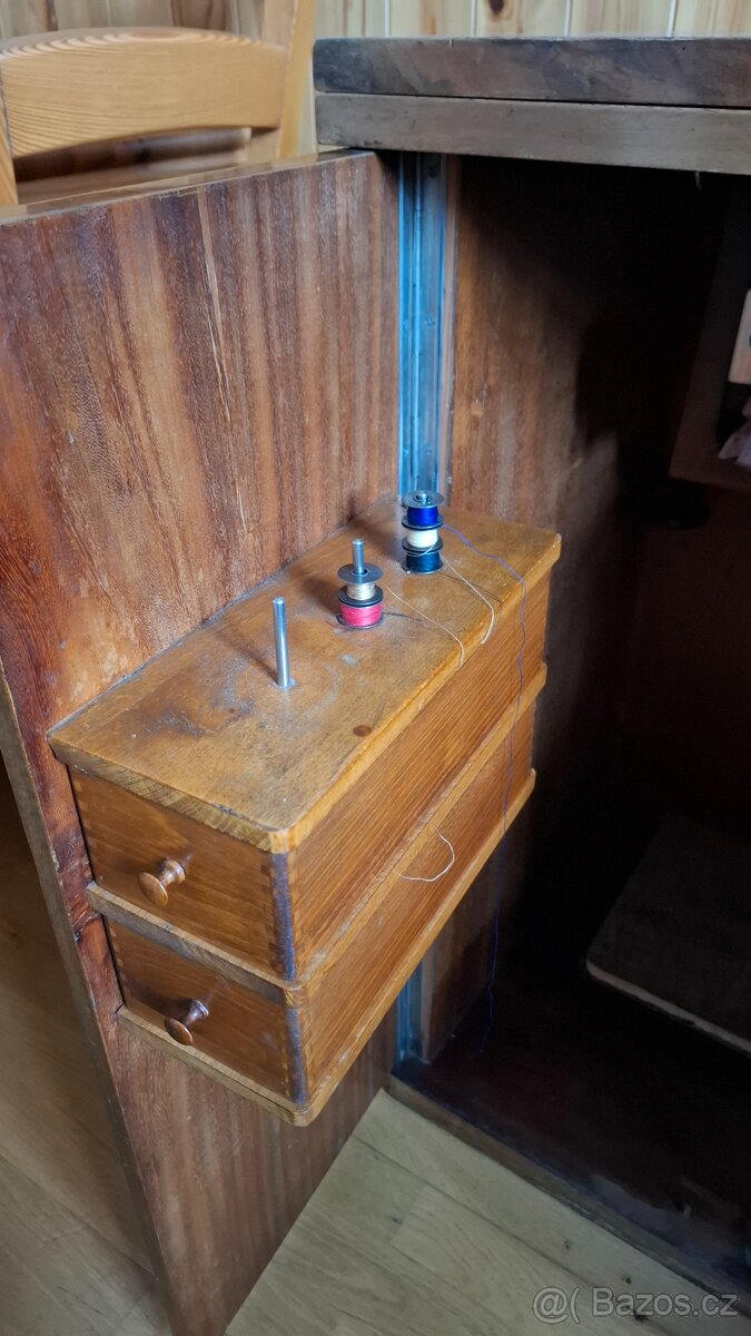 Skříňka, šicí stroj PRODÁNO - 4