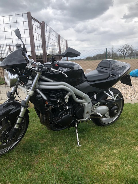 Triumph speed Triple 955I - 4