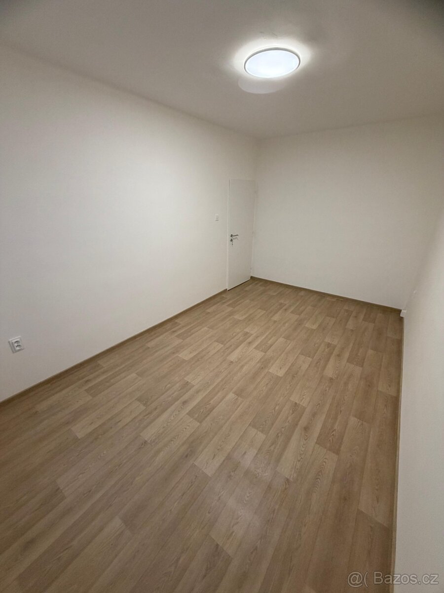 Pronájem bytu 2+1 - 4