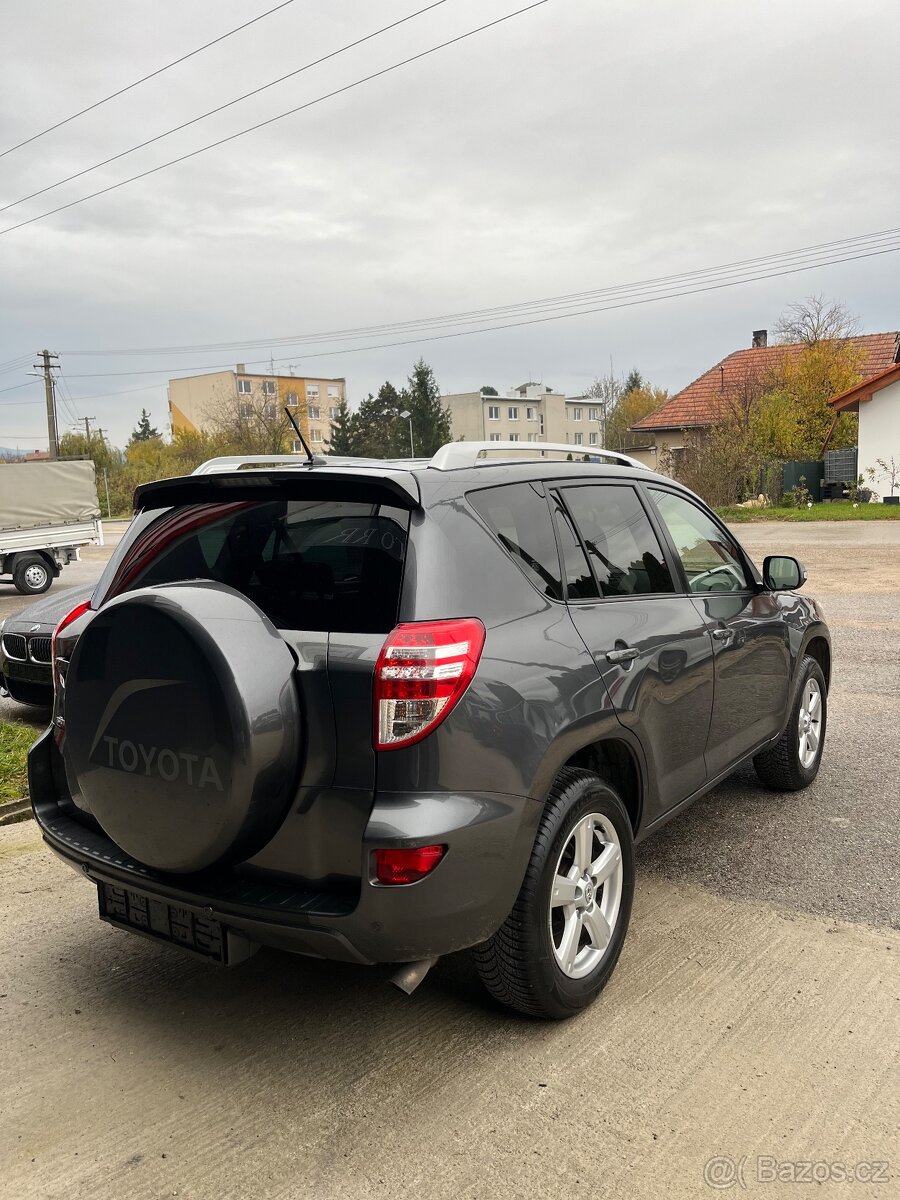 Toyota Rav4 D-4D 4x4 = Uzávierka, Top Stav, Bez korozie = - 4
