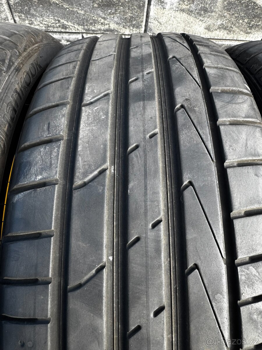 Letní pneu 225/45/18 Hankook RSC - 4