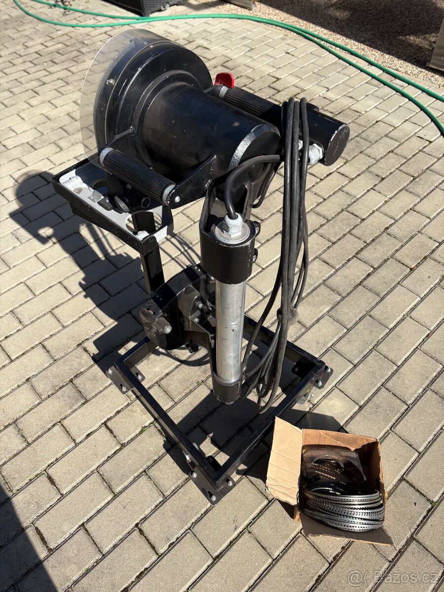 Prodám tesařskou pásovou pilu - 4