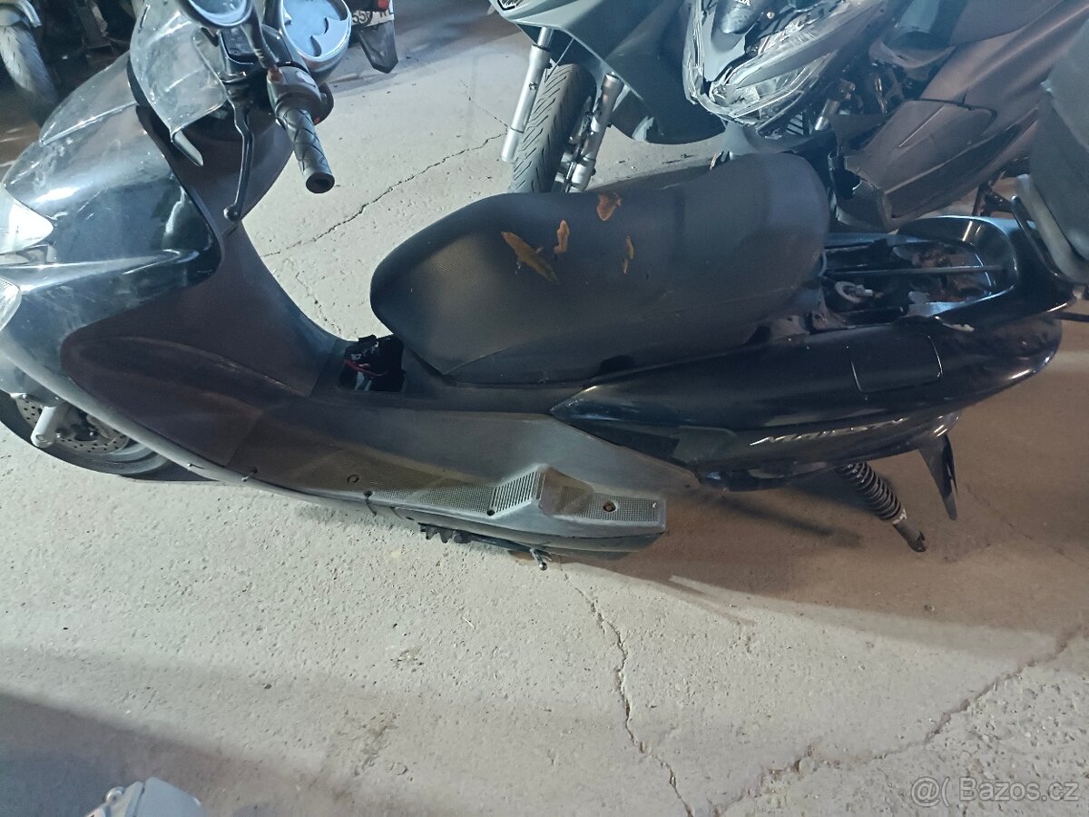 Yamaha Majesty 125 - 4