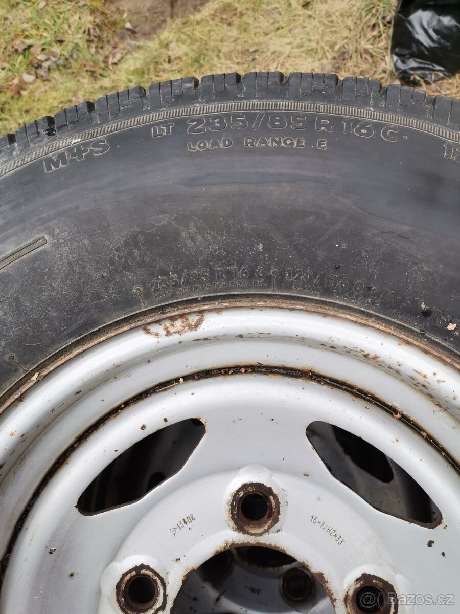 235/85 r16