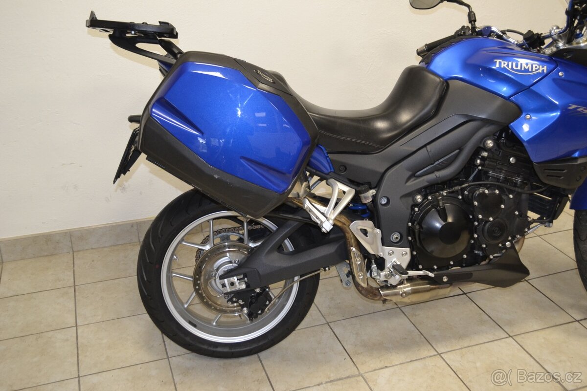 TRIUMPH TIGER 1050