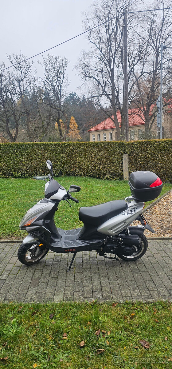 skútr YUKI 50 RACE - 4