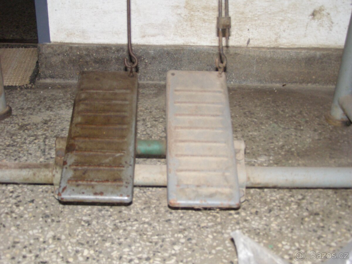 šicí stroj Minerva - 4