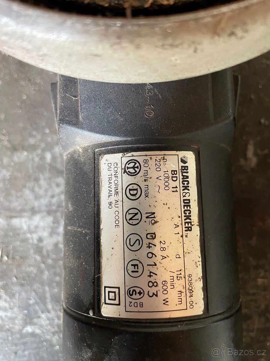 Úhlová Bruska Black & Decker BD11 - 4