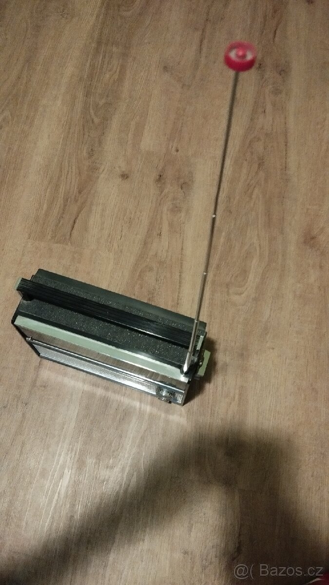 RETRO RÁDIO VEF206 - 4