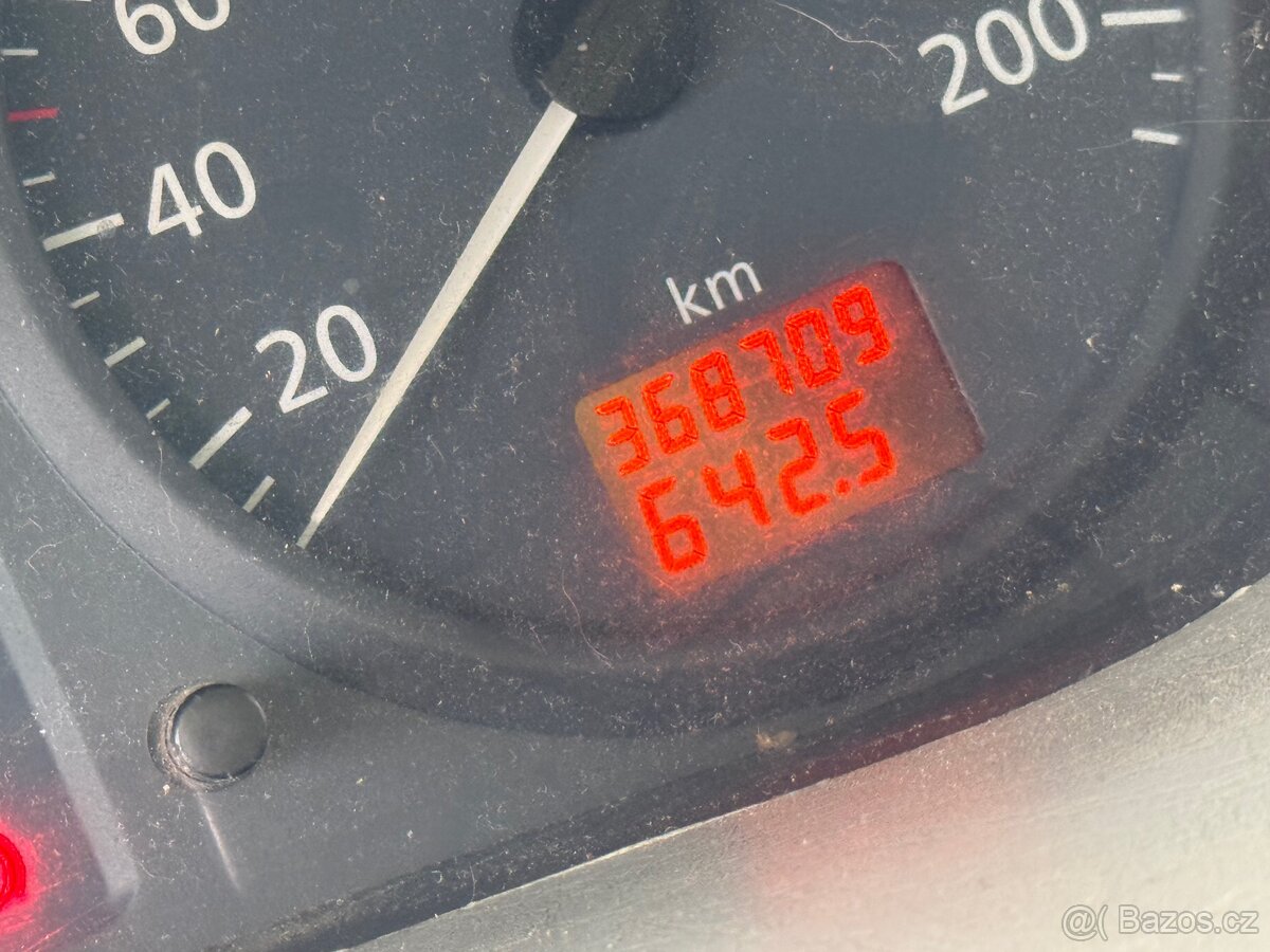 Renault TRAFIC 1,9 minibus 9míst - 4