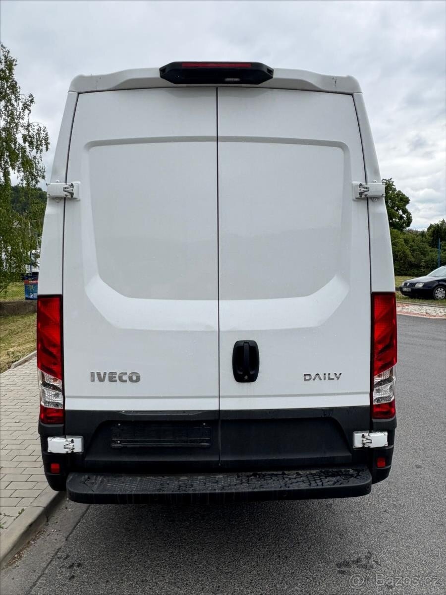 Iveco Daily 3,0 35S18HV 16cm3 (2023) - 4