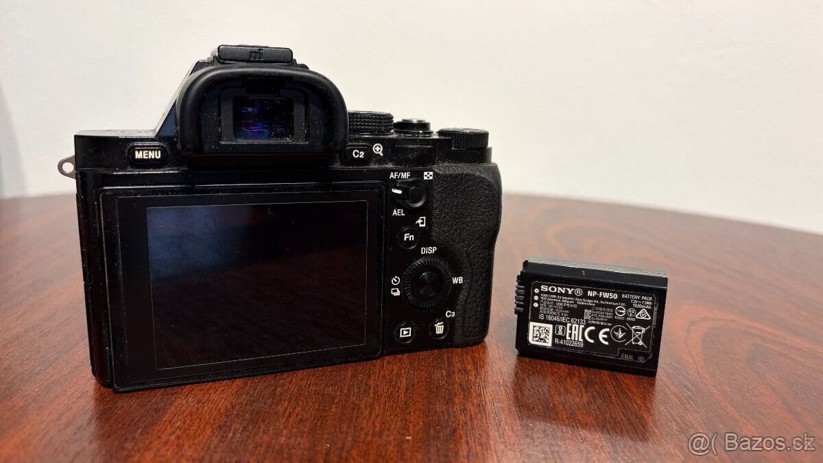 Sony A7 I - telo - 4