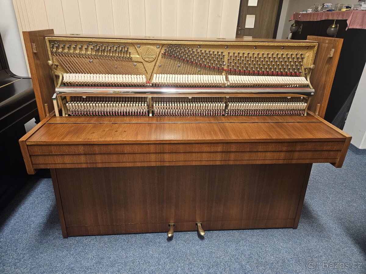Pianino Neupert se zarukou 6 měsíců. - 4