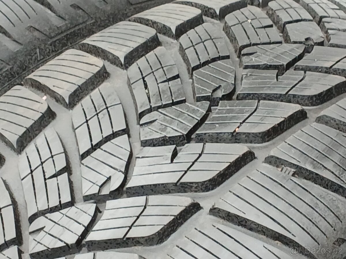 Zimní orig alu Audi Q5 Fulda 235/55/19 super vzorek 8mm - 4