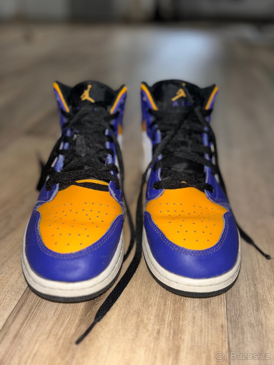 Nike Air Jordan 1 Mid Lakers - 4