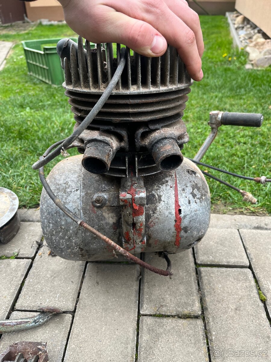 Motor ČZ 150C - 4