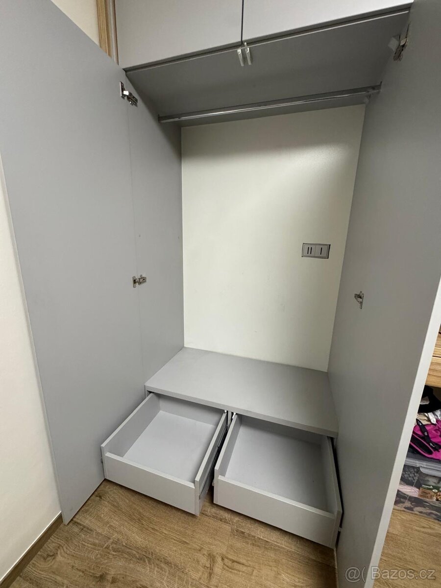 Šatní skříň - 4