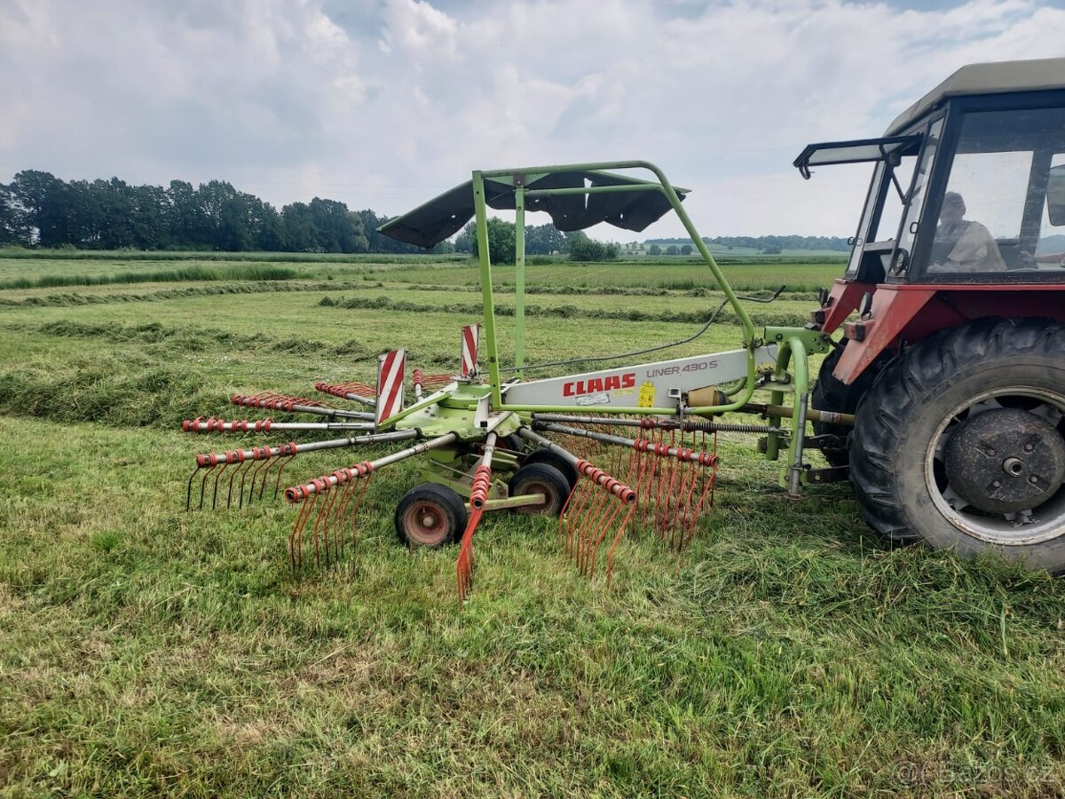Nahrabovač zhrnovač sena píce 4.5 Krone liner claas kuhn 3m - 4