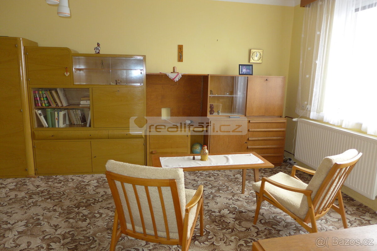 Prodej prostorného cihlového bytu 3+1 s balkonem a zahradou - 4