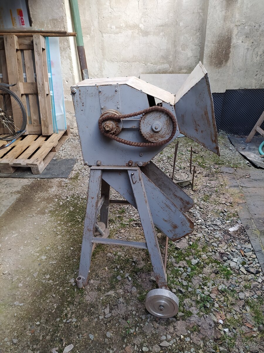 Štěpkovač - 4