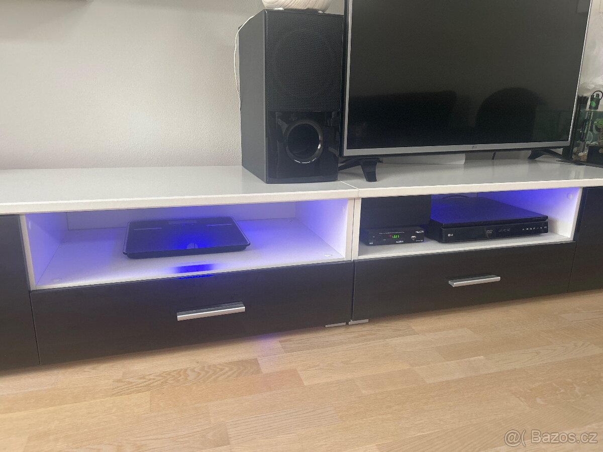 Obývací stěna - 4