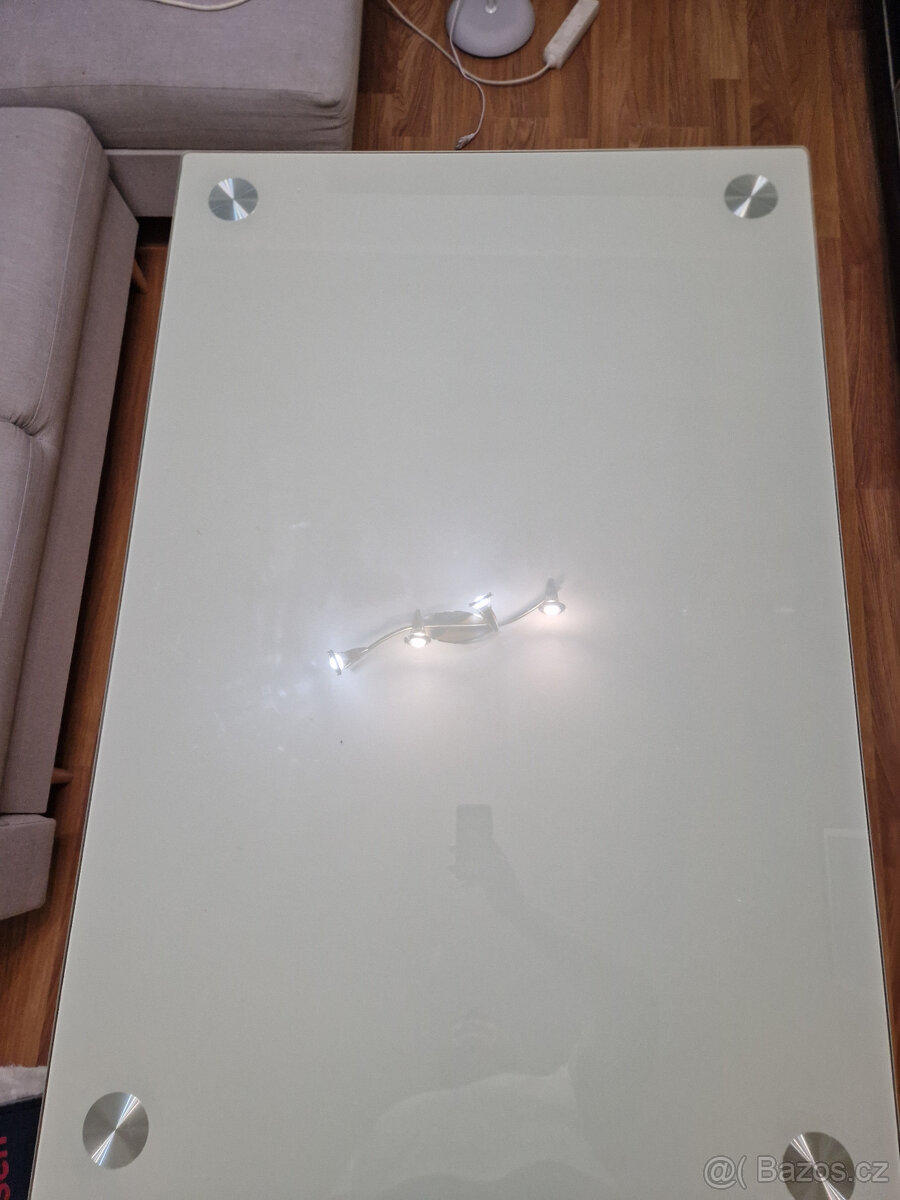 PRODÁM SKLENĚNÝ JÍDELNÍ STŮL - 4