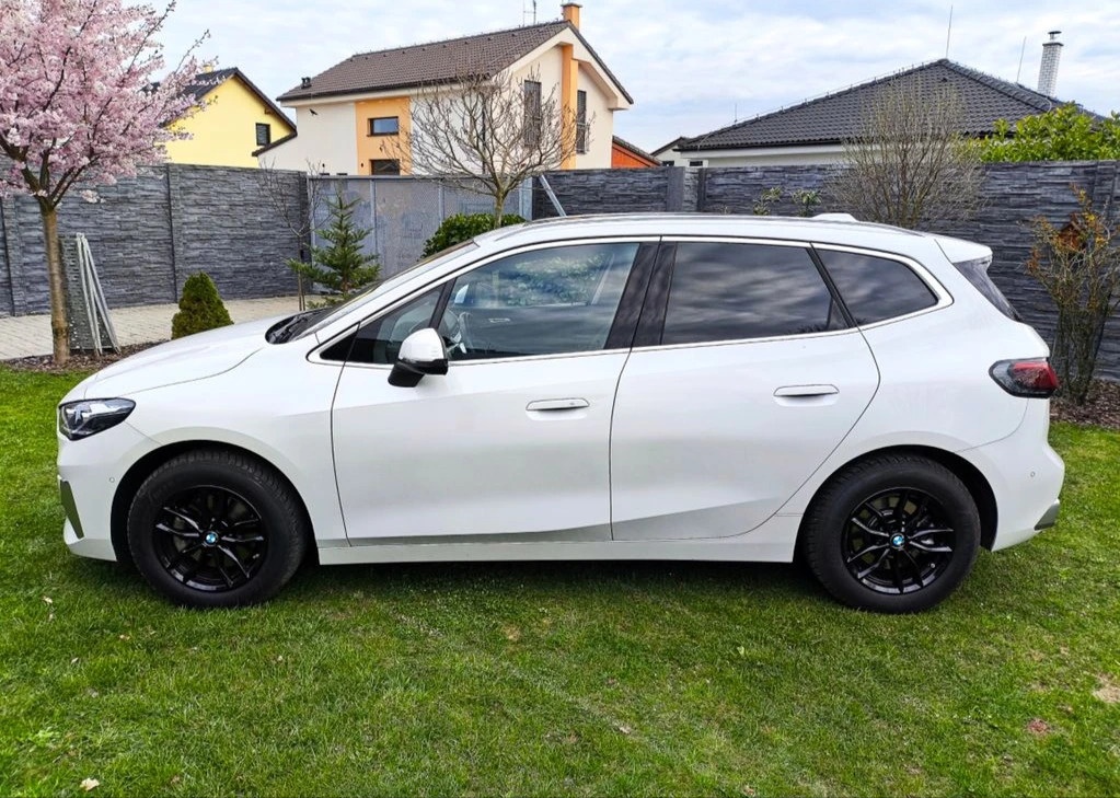 BMW Řada 2, 218d Luxury - 4