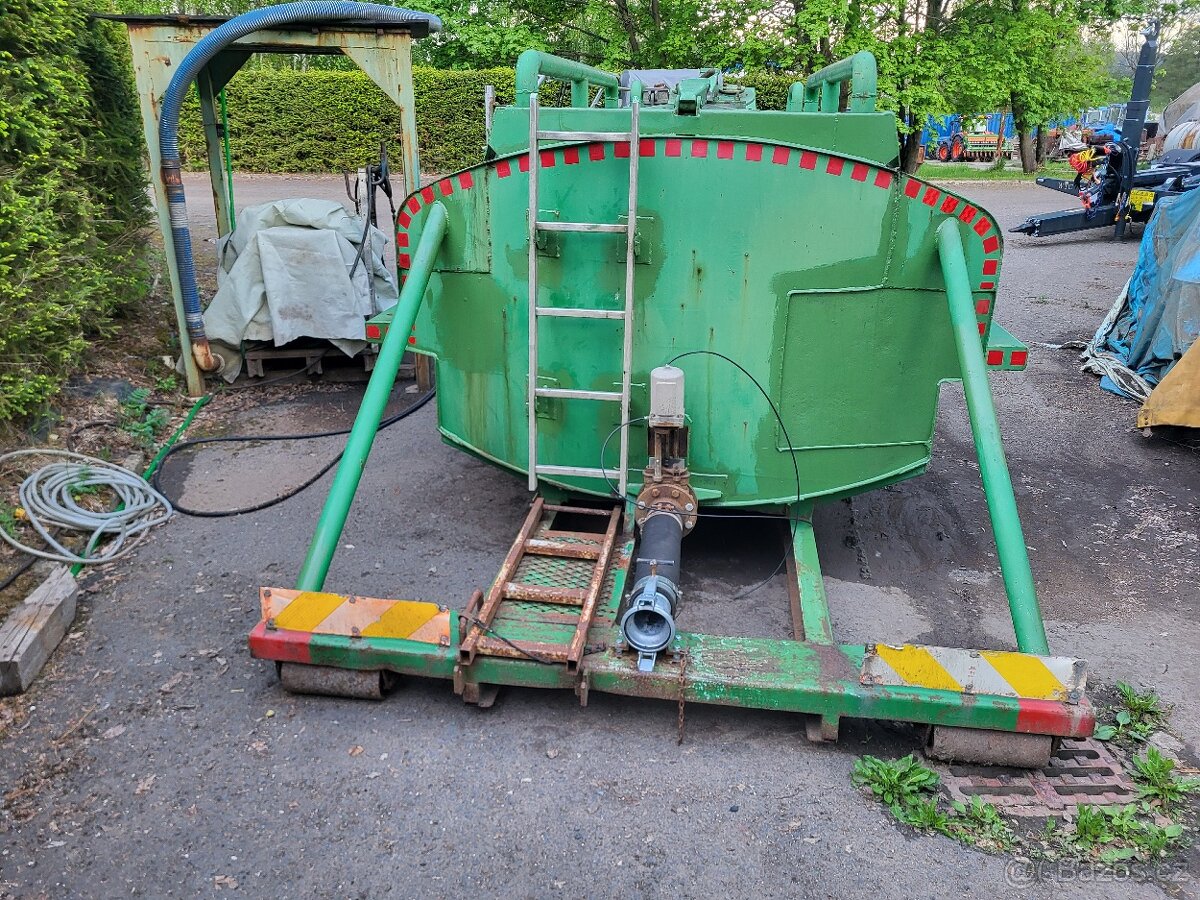 Kontejner cisterna abroll 12 a 16 m3 - 4