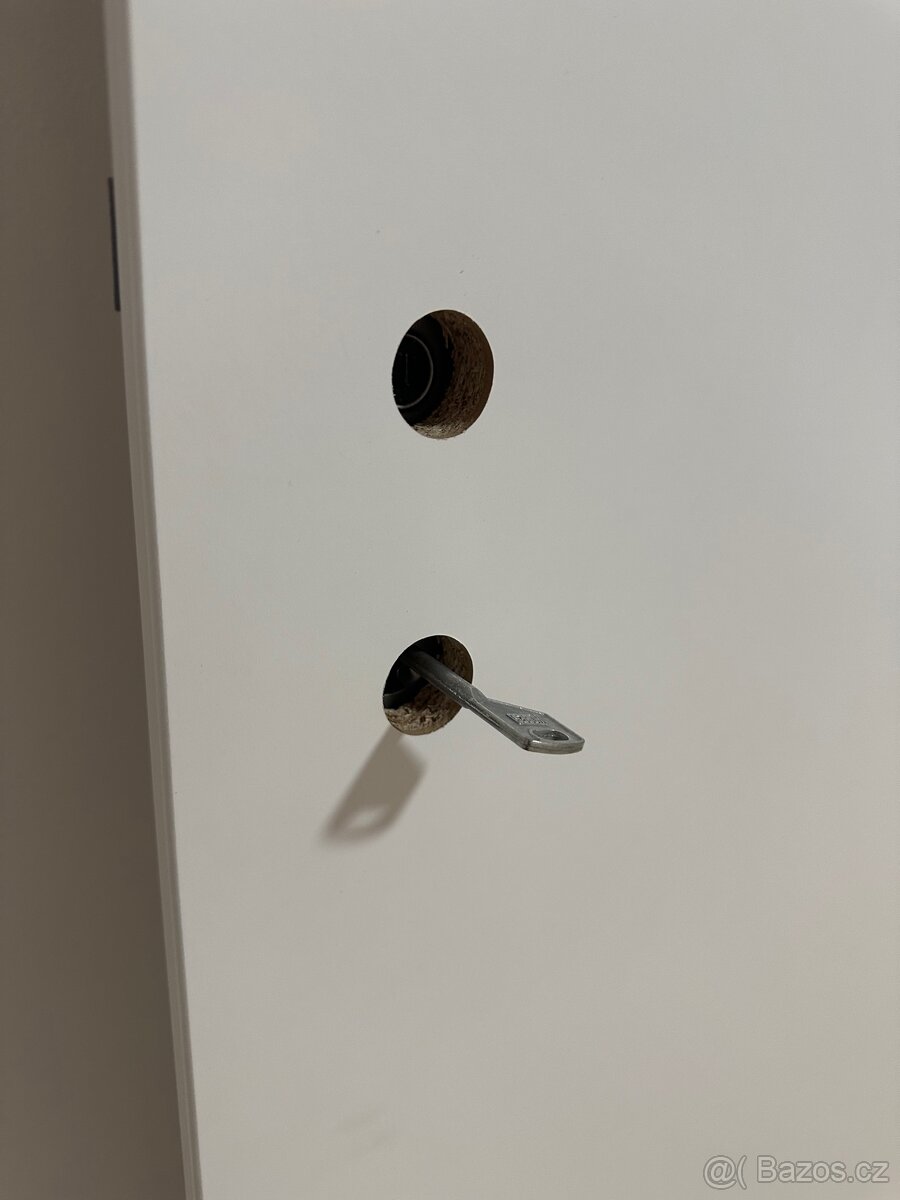 ZDARMA, ZA ODVOZ - Bílé dveře plné 60cm pravé - 4