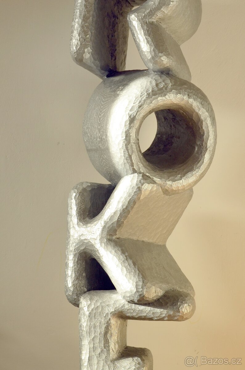 Dřevěná socha z jednoho kusu - BROKEN - 4