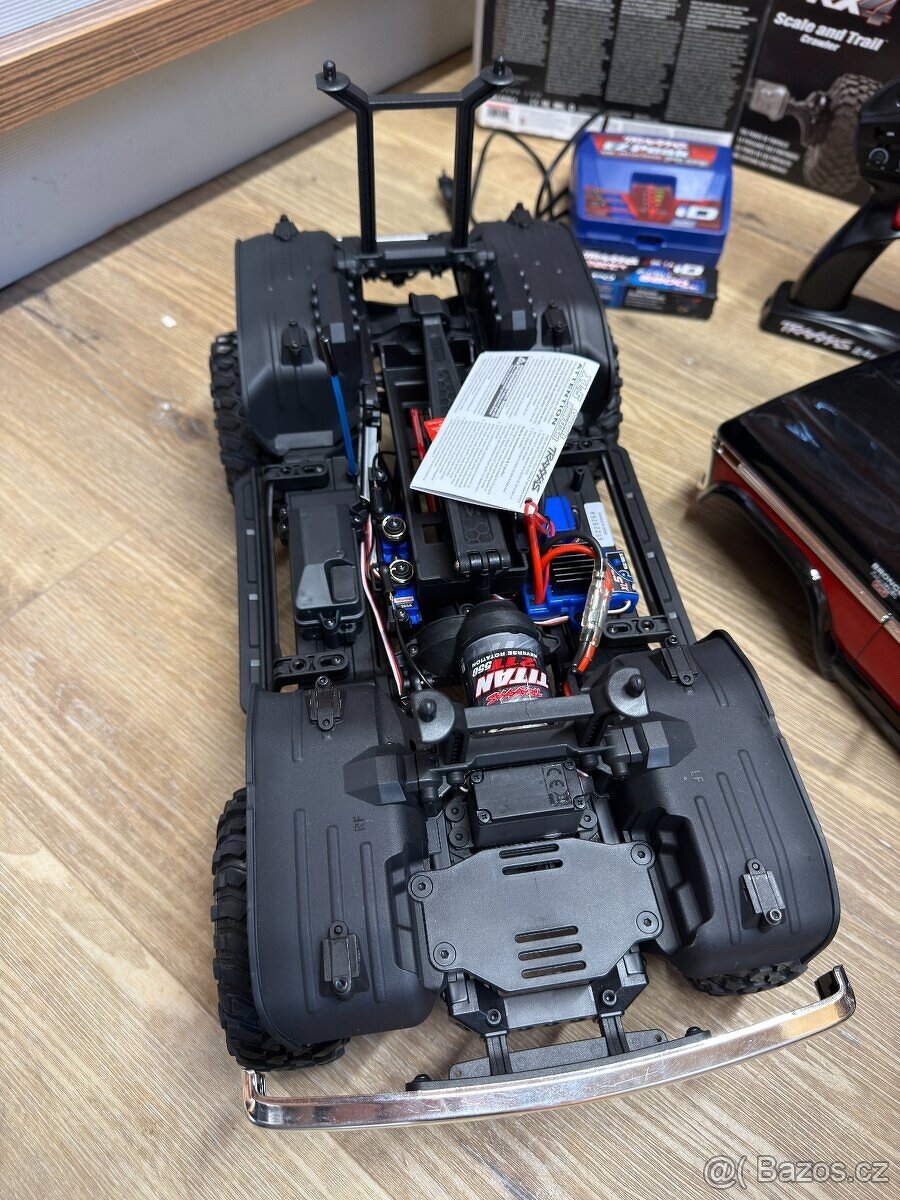 nový model Traxxas TRX-4 Bronco 1979 + baterie a nabíječ - 4