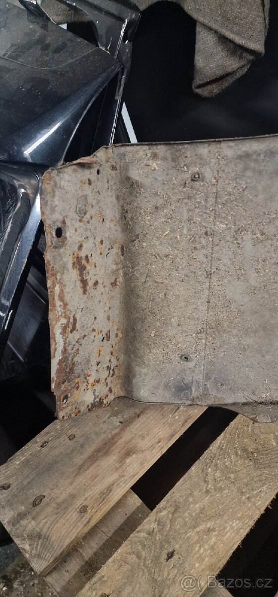 Bmw E36 cabrio přední blatnik - 4