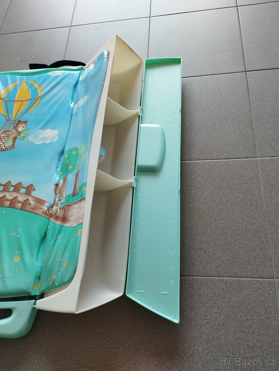 Cestovní přebalovací pult - 4